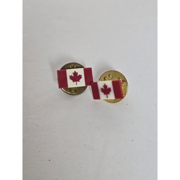 Set of 2 Canada Flag Pins Brooch Canadian Travel - Picture 1 of 5